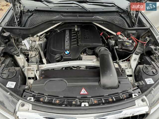 Серый БМВ Х5, объемом двигателя 2.98 л и пробегом 160 тыс. км за 21500 $, фото 58 на Automoto.ua