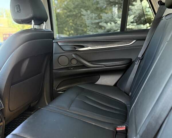 БМВ Х5 2014 в Днепре (Днепропетровске) на Automoto.ua Серый БМВ Х5, объемом двигателя 2.98 л и пробегом 143 тыс. км за 27200 $, фото 16 на Automoto.ua