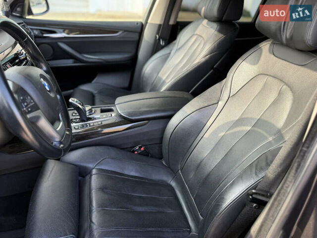 Сірий БМВ Х5, об'ємом двигуна 2 л та пробігом 180 тис. км за 25800 $, фото 27 на Automoto.ua
