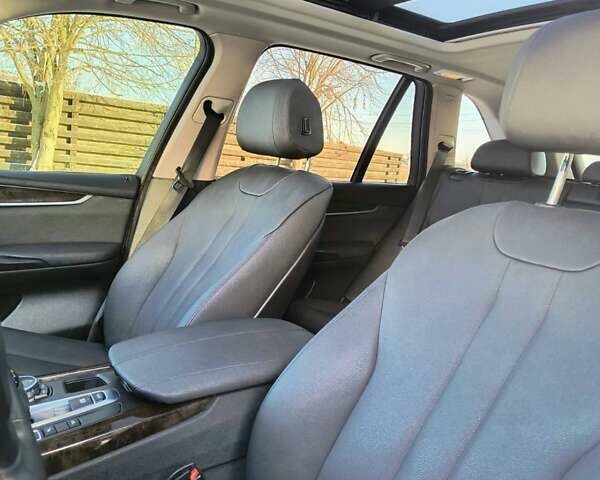 Серый БМВ Х5, объемом двигателя 2.99 л и пробегом 172 тыс. км за 20500 $, фото 11 на Automoto.ua