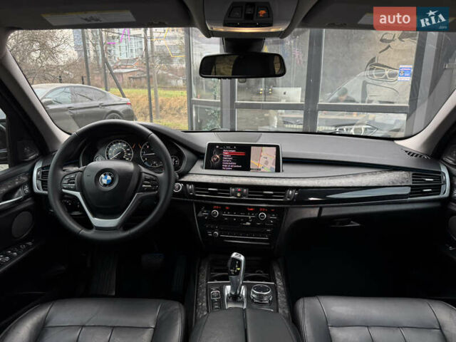 Серый БМВ Х5, объемом двигателя 3 л и пробегом 233 тыс. км за 26899 $, фото 20 на Automoto.ua