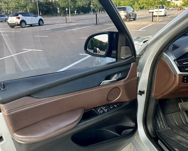 Сірий БМВ Х5, об'ємом двигуна 2 л та пробігом 256 тис. км за 26000 $, фото 11 на Automoto.ua