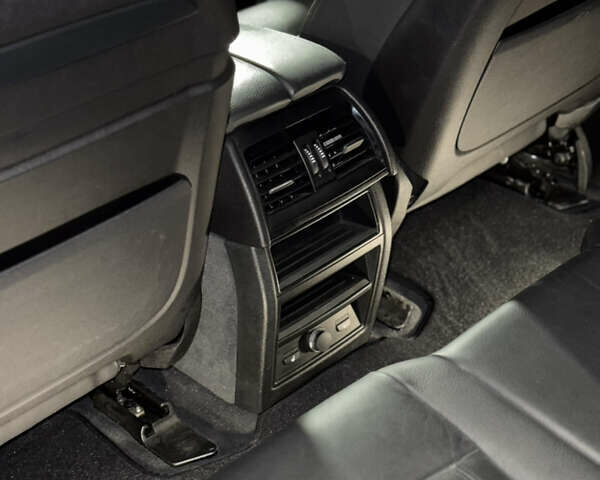 Сірий БМВ Х5, об'ємом двигуна 2.99 л та пробігом 302 тис. км за 27500 $, фото 14 на Automoto.ua