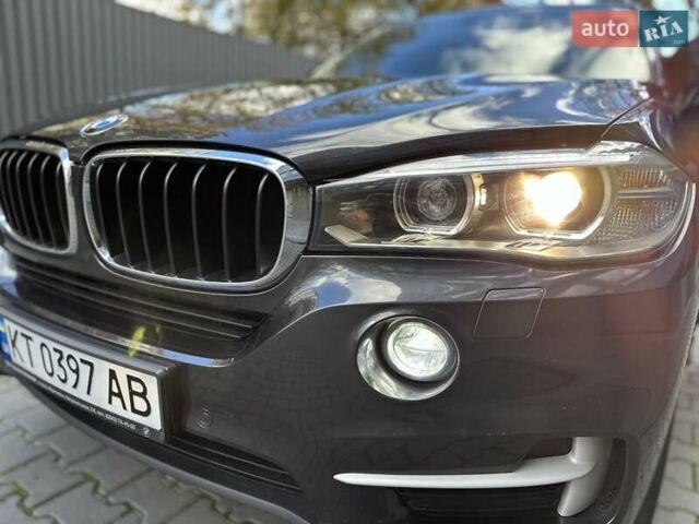 Серый БМВ Х5, объемом двигателя 2 л и пробегом 271 тыс. км за 21950 $, фото 2 на Automoto.ua