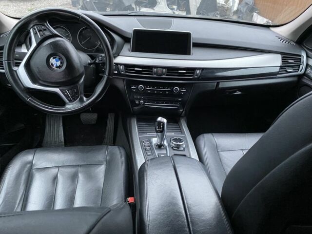 Серый БМВ Х5, объемом двигателя 3 л и пробегом 340 тыс. км за 15000 $, фото 7 на Automoto.ua