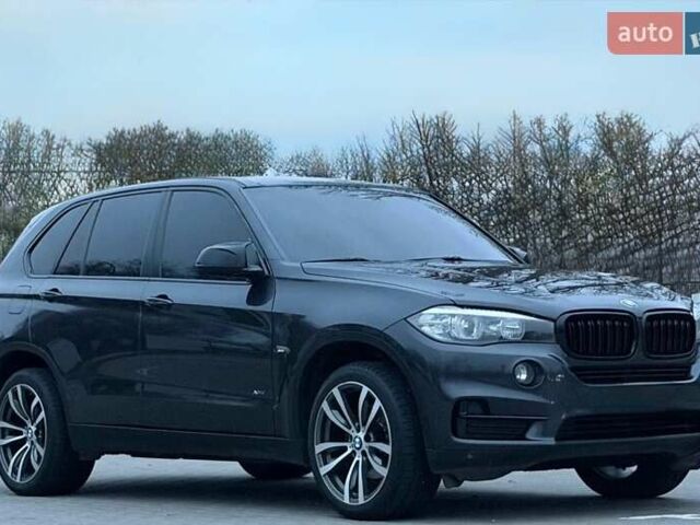 Серый БМВ Х5, объемом двигателя 2 л и пробегом 268 тыс. км за 21500 $, фото 2 на Automoto.ua