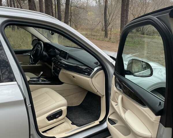 Серый БМВ Х5, объемом двигателя 2.99 л и пробегом 186 тыс. км за 25700 $, фото 10 на Automoto.ua