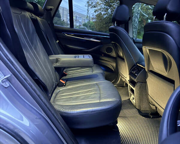 Серый БМВ Х5, объемом двигателя 2.99 л и пробегом 295 тыс. км за 24500 $, фото 22 на Automoto.ua