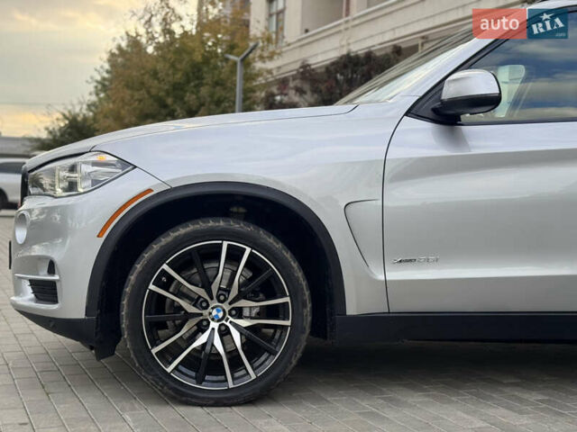 Серый БМВ Х5, объемом двигателя 3 л и пробегом 161 тыс. км за 21990 $, фото 27 на Automoto.ua