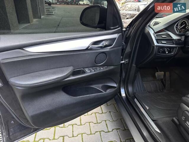 Серый БМВ Х5, объемом двигателя 2 л и пробегом 271 тыс. км за 21950 $, фото 22 на Automoto.ua