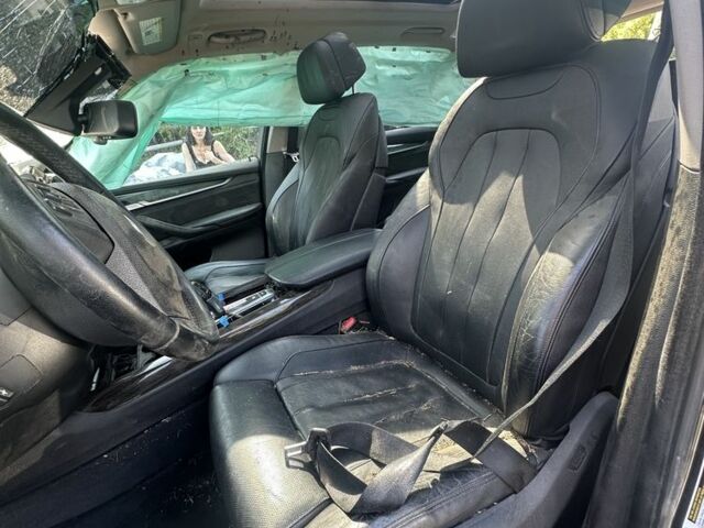 Серый БМВ Х5, объемом двигателя 3 л и пробегом 237 тыс. км за 100 $, фото 6 на Automoto.ua