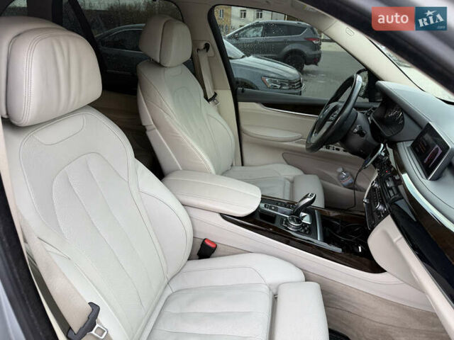 Серый БМВ Х5, объемом двигателя 2.98 л и пробегом 350 тыс. км за 16800 $, фото 13 на Automoto.ua