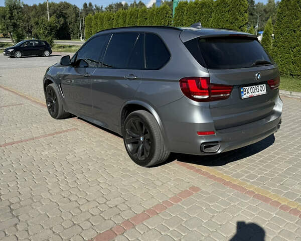 Серый БМВ Х5, объемом двигателя 3 л и пробегом 305 тыс. км за 28000 $, фото 6 на Automoto.ua