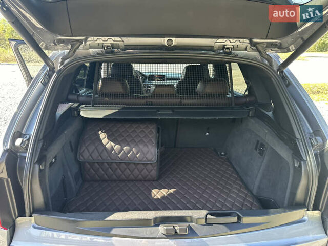 Серый БМВ Х5, объемом двигателя 3 л и пробегом 290 тыс. км за 29500 $, фото 17 на Automoto.ua