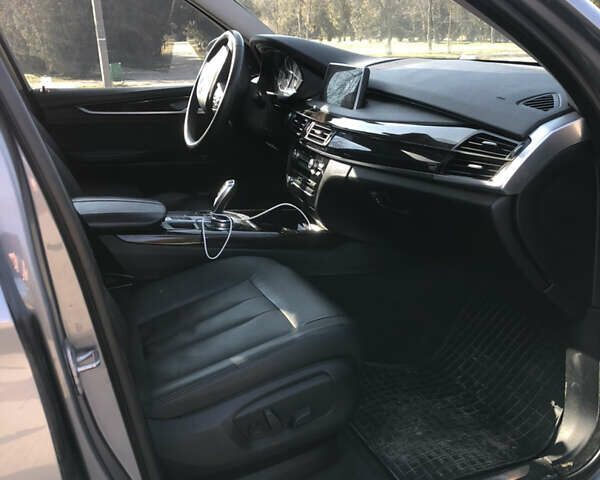 Серый БМВ Х5, объемом двигателя 2.98 л и пробегом 160 тыс. км за 21500 $, фото 10 на Automoto.ua