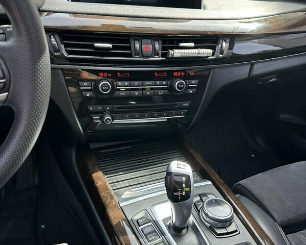 Серый БМВ Х5, объемом двигателя 2.99 л и пробегом 245 тыс. км за 24400 $, фото 8 на Automoto.ua