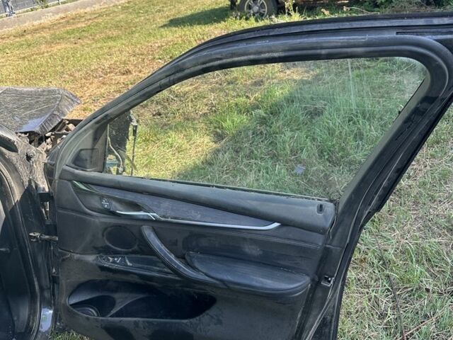Серый БМВ Х5, объемом двигателя 3 л и пробегом 237 тыс. км за 100 $, фото 15 на Automoto.ua