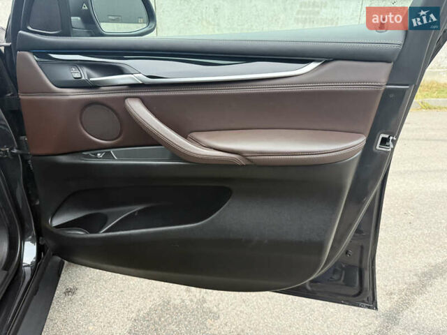 Серый БМВ Х5, объемом двигателя 2.99 л и пробегом 259 тыс. км за 27999 $, фото 13 на Automoto.ua