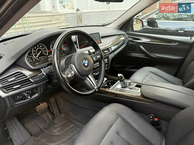 Серый БМВ Х5, объемом двигателя 3 л и пробегом 138 тыс. км за 23000 $, фото 5 на Automoto.ua