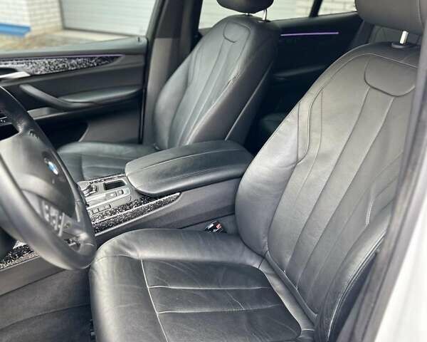 Сірий БМВ Х5, об'ємом двигуна 2.99 л та пробігом 278 тис. км за 30800 $, фото 47 на Automoto.ua