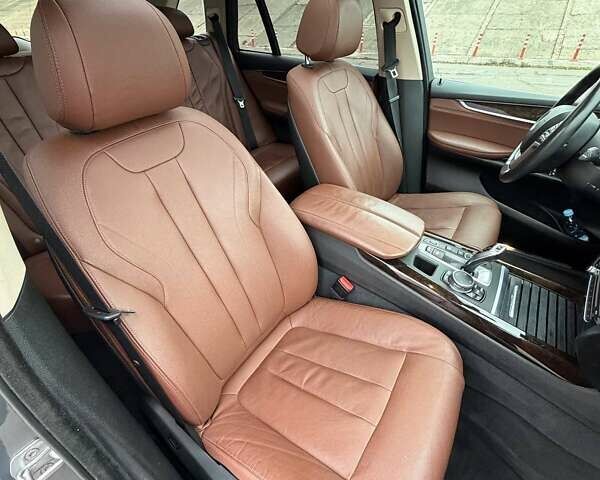 Серый БМВ Х5, объемом двигателя 2 л и пробегом 98 тыс. км за 23500 $, фото 15 на Automoto.ua