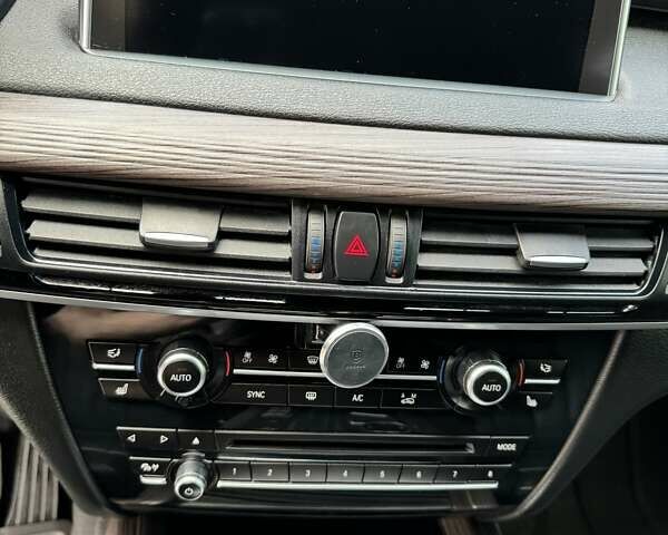 Сірий БМВ Х5, об'ємом двигуна 2 л та пробігом 179 тис. км за 28500 $, фото 46 на Automoto.ua