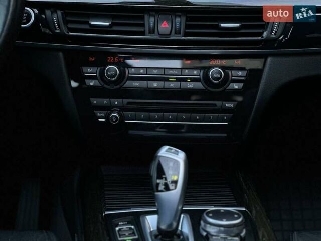 Серый БМВ Х5, объемом двигателя 3 л и пробегом 231 тыс. км за 25600 $, фото 18 на Automoto.ua