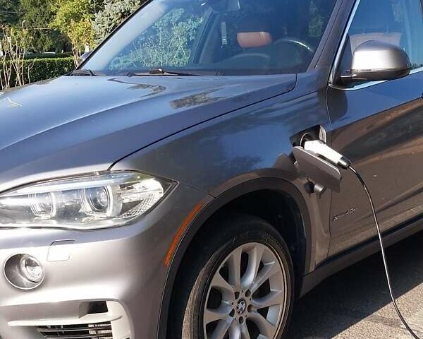 Серый БМВ Х5, объемом двигателя 2 л и пробегом 170 тыс. км за 23999 $, фото 3 на Automoto.ua