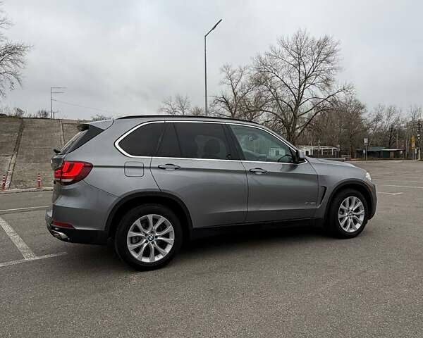 Серый БМВ Х5, объемом двигателя 2 л и пробегом 98 тыс. км за 23500 $, фото 2 на Automoto.ua