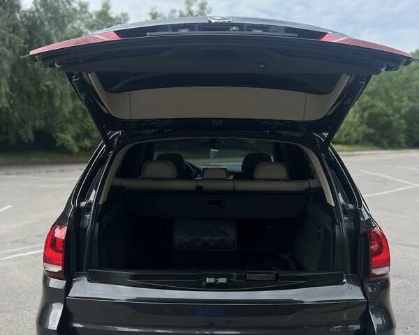 Серый БМВ Х5, объемом двигателя 2.99 л и пробегом 199 тыс. км за 33000 $, фото 7 на Automoto.ua