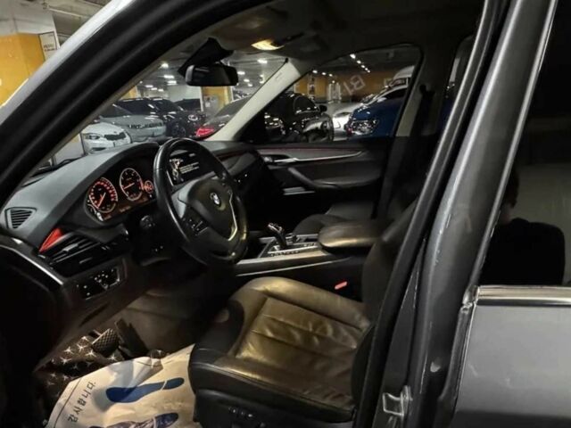 Серый БМВ Х5, объемом двигателя 3 л и пробегом 152 тыс. км за 16000 $, фото 2 на Automoto.ua