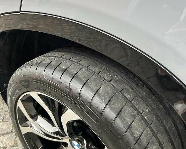 Сірий БМВ Х5, об'ємом двигуна 2.99 л та пробігом 278 тис. км за 30800 $, фото 5 на Automoto.ua