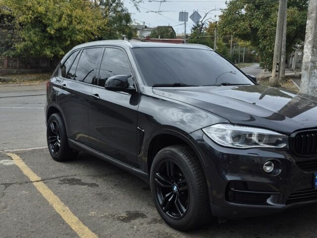 Серый БМВ Х5, объемом двигателя 3 л и пробегом 252 тыс. км за 21900 $, фото 6 на Automoto.ua