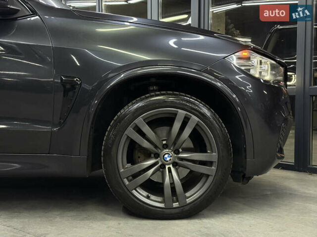 Серый БМВ Х5, объемом двигателя 2.98 л и пробегом 212 тыс. км за 22900 $, фото 4 на Automoto.ua