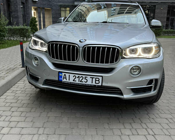 Сірий БМВ Х5, об'ємом двигуна 2.98 л та пробігом 160 тис. км за 25000 $, фото 2 на Automoto.ua