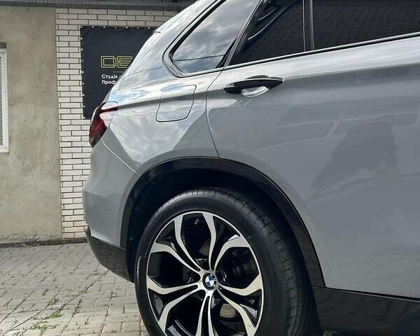 Сірий БМВ Х5, об'ємом двигуна 2.99 л та пробігом 278 тис. км за 30800 $, фото 18 на Automoto.ua