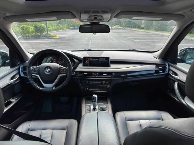 Серый БМВ Х5, объемом двигателя 3 л и пробегом 80 тыс. км за 12500 $, фото 11 на Automoto.ua