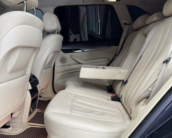 Серый БМВ Х5, объемом двигателя 2 л и пробегом 260 тыс. км за 23999 $, фото 18 на Automoto.ua