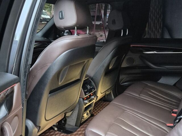 Серый БМВ Х5, объемом двигателя 3 л и пробегом 252 тыс. км за 21900 $, фото 11 на Automoto.ua