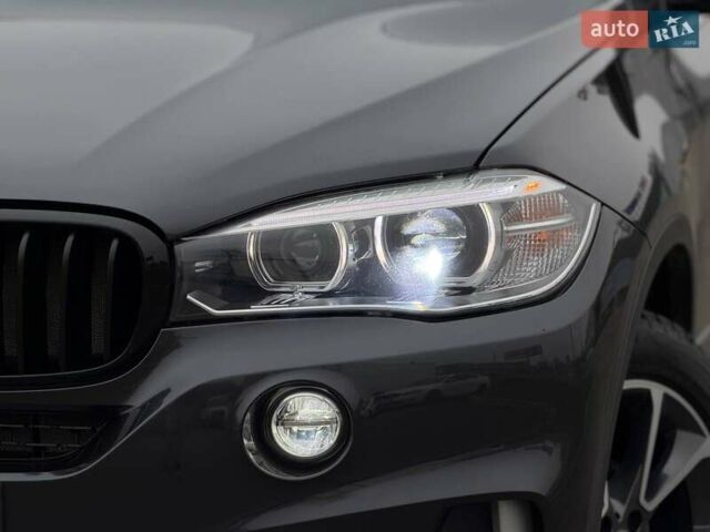 Серый БМВ Х5, объемом двигателя 2.98 л и пробегом 148 тыс. км за 25000 $, фото 5 на Automoto.ua