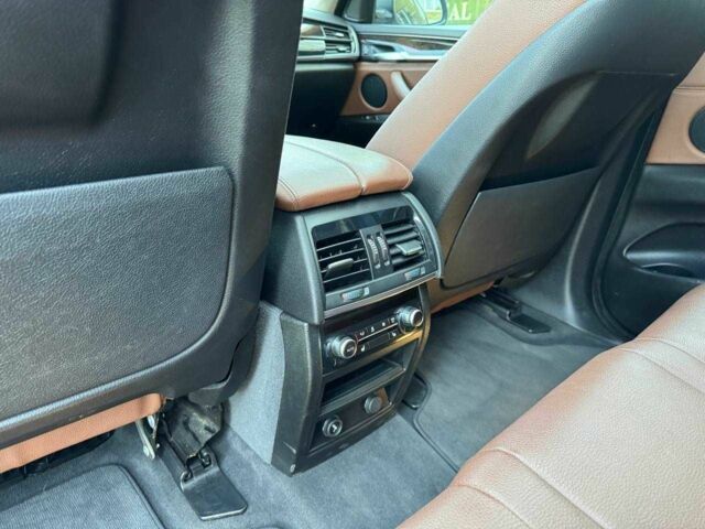 Серый БМВ Х5, объемом двигателя 2 л и пробегом 160 тыс. км за 24900 $, фото 11 на Automoto.ua