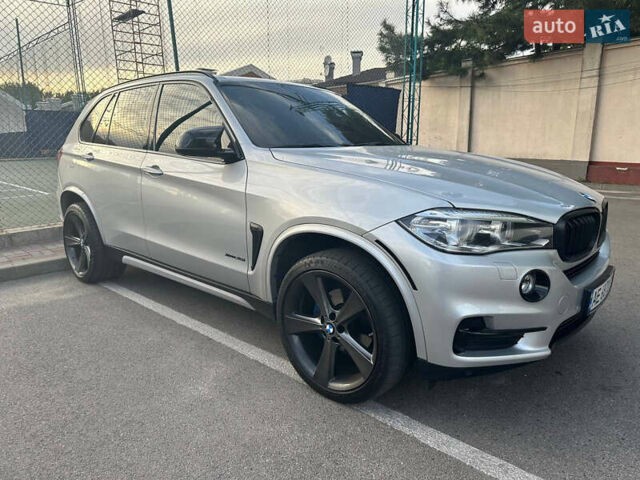 Серый БМВ Х5, объемом двигателя 3 л и пробегом 111 тыс. км за 27999 $, фото 4 на Automoto.ua