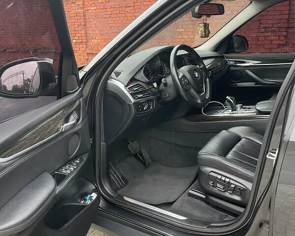 Серый БМВ Х5, объемом двигателя 3 л и пробегом 222 тыс. км за 31500 $, фото 7 на Automoto.ua