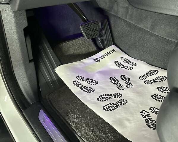 Сірий БМВ Х5, об'ємом двигуна 2.99 л та пробігом 278 тис. км за 30800 $, фото 63 на Automoto.ua