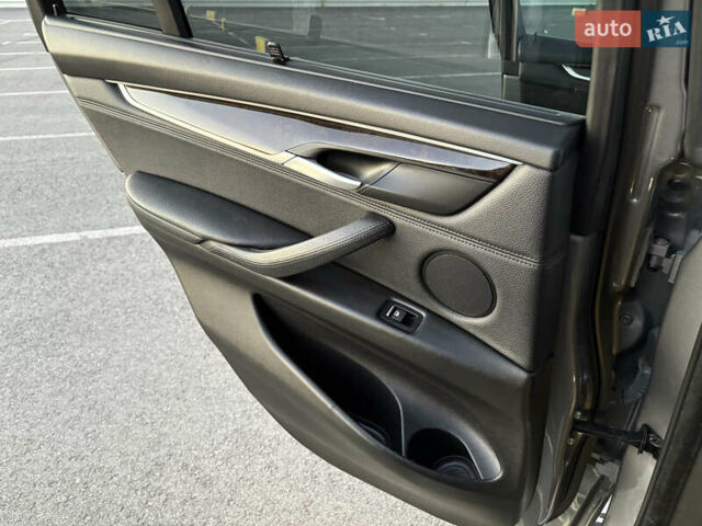 Сірий БМВ Х5, об'ємом двигуна 2.99 л та пробігом 213 тис. км за 26200 $, фото 19 на Automoto.ua