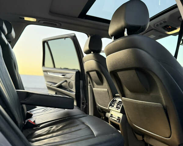 Сірий БМВ Х5, об'ємом двигуна 2.99 л та пробігом 213 тис. км за 26200 $, фото 16 на Automoto.ua