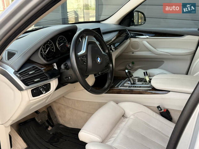 Серый БМВ Х5, объемом двигателя 2.98 л и пробегом 177 тыс. км за 25500 $, фото 9 на Automoto.ua