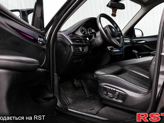 Серый БМВ Х5, объемом двигателя 2 л и пробегом 218 тыс. км за 34000 $, фото 1 на Automoto.ua