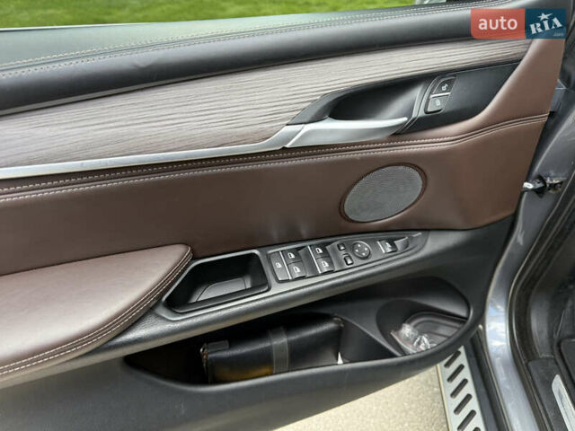 Сірий БМВ Х5, об'ємом двигуна 2.99 л та пробігом 145 тис. км за 32500 $, фото 9 на Automoto.ua