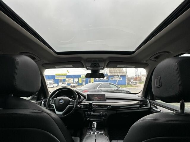 Серый БМВ Х5, объемом двигателя 3 л и пробегом 260 тыс. км за 30999 $, фото 1 на Automoto.ua